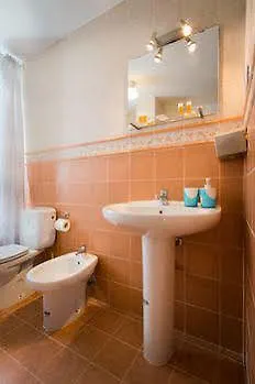فندق Holidays 2 مالقة